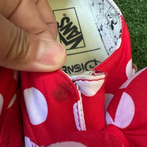 Vans Disney Minnie Mouse Polka Dots Bow Women’s Slip-On Shoes - Picture 9 of 11